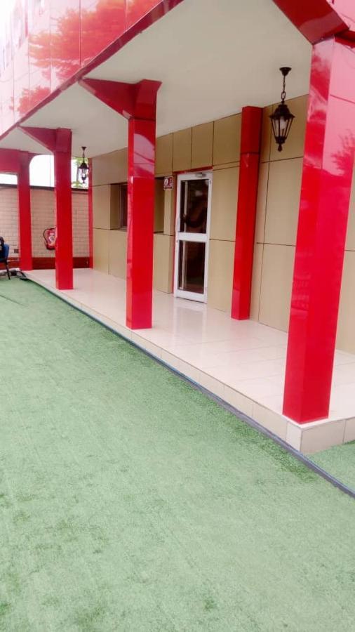 Fini Hotel Bobende Limbe Exterior photo